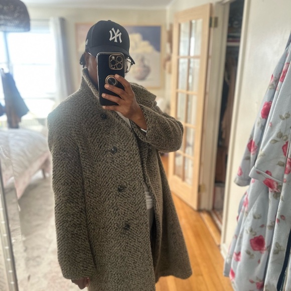 Bill Blass - Picture 3 of 7